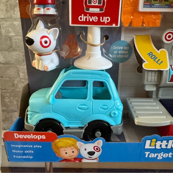 Fisher-Price Little People Target Run Playset - Picture 5 of 11